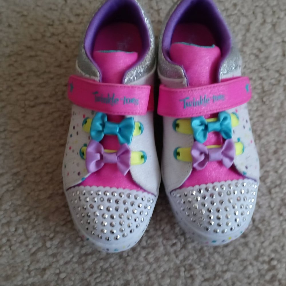 LIttle girls twinkle toes skechers sneaker sz 12
